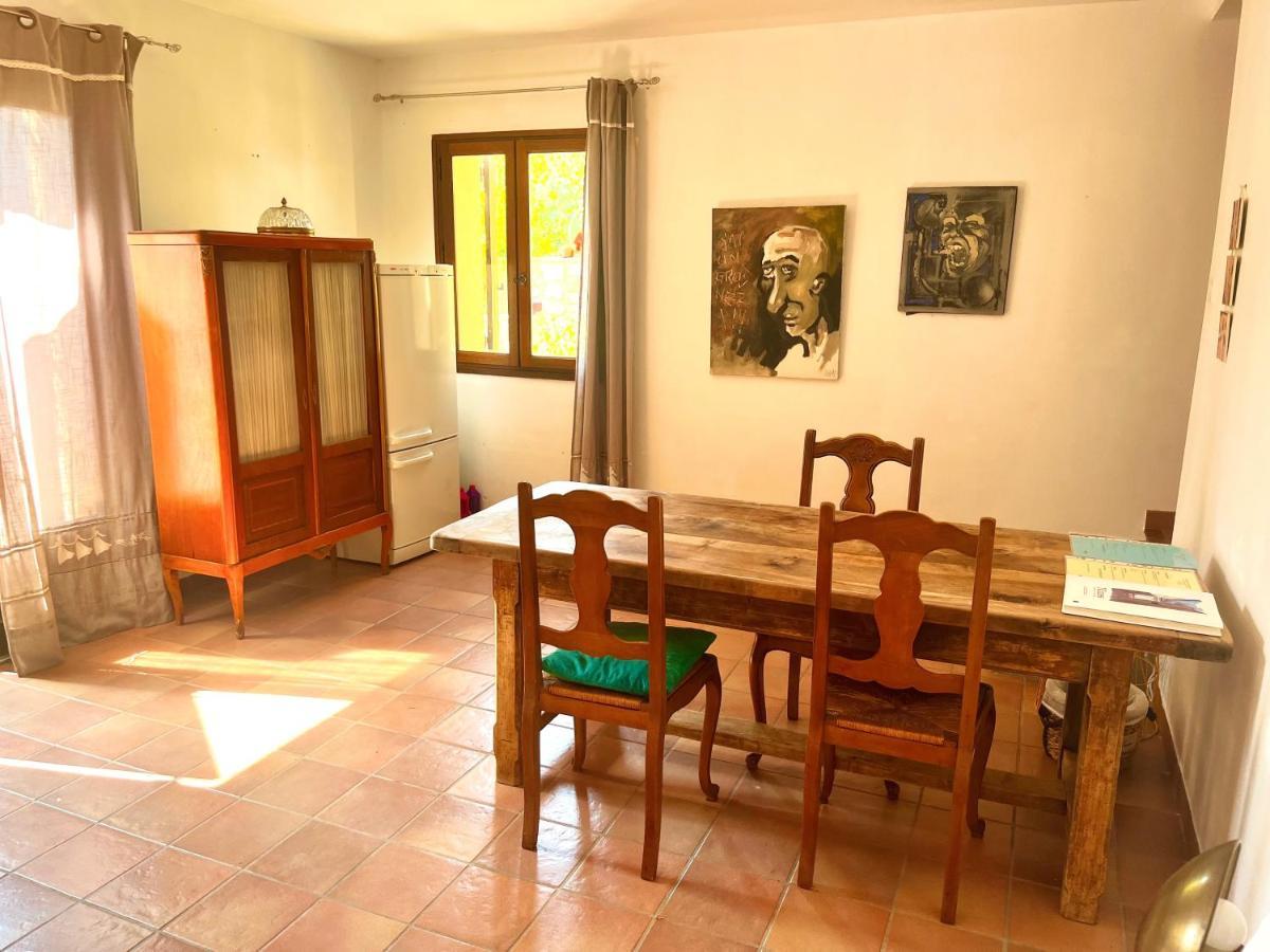 Le Mazet De Choubouloute Bed & Breakfast Saint-Gilles  Exterior photo